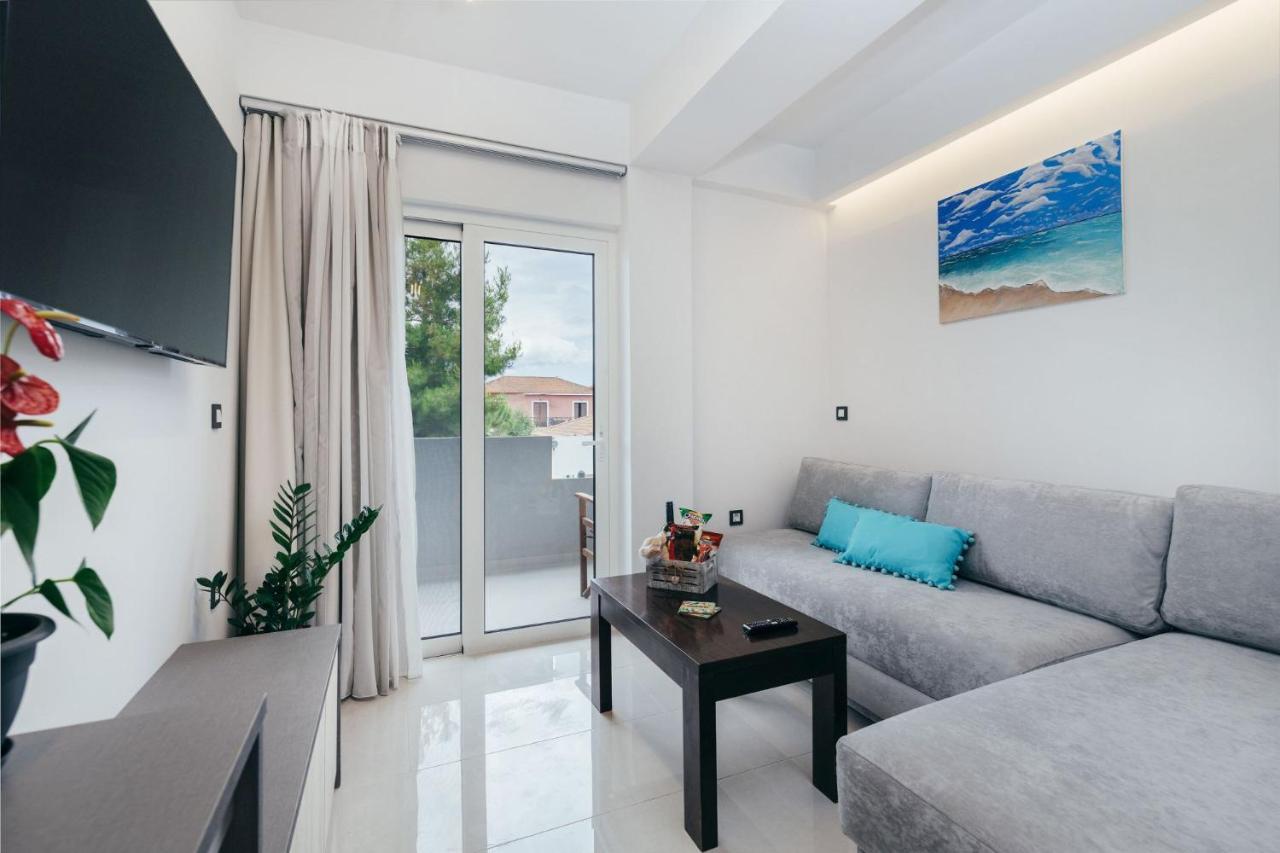 Corner45 Apartments In Kalamaki Center, By Zantewize Bagian luar foto
